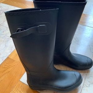 Black Rainboots